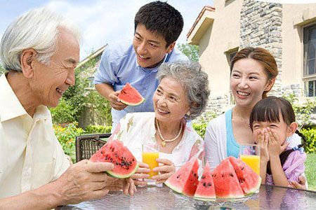 万康引领健康:夏天吃西瓜的三种恶习 万康引领健康:夏天吃西瓜的三种恶习